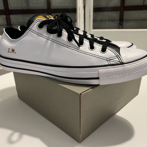NWOT Converse Men's Leather Chuck Taylor All Star Low Top Shoes - White - Size 9 - Picture 4 of 10